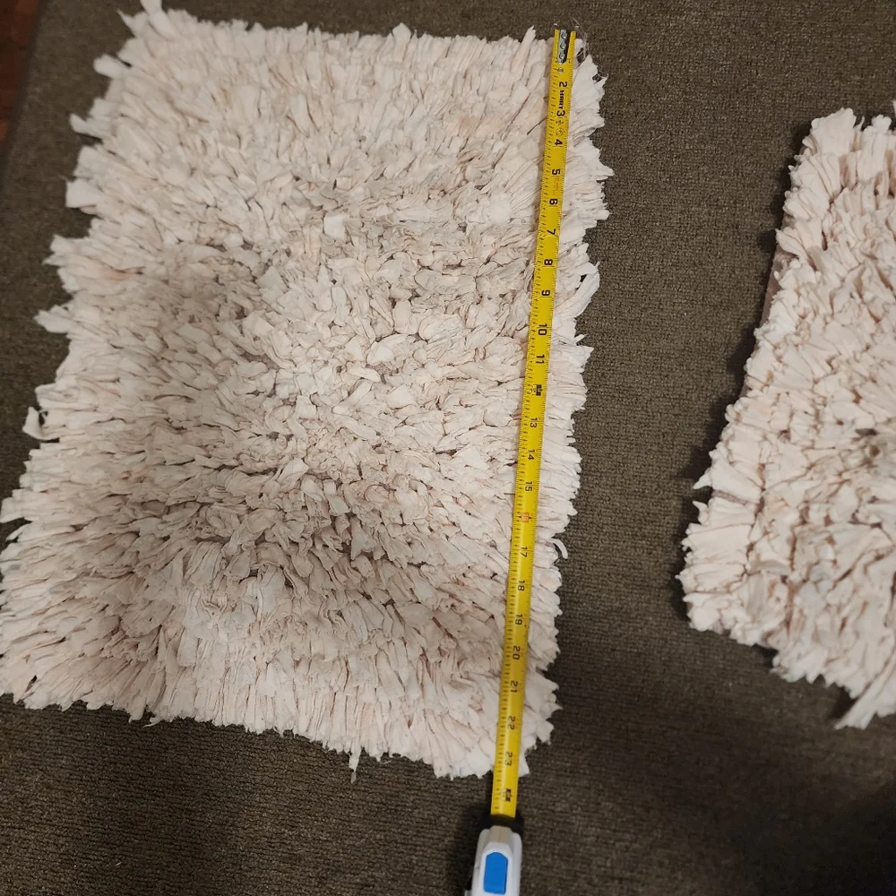 Luxurious Pink Bath Mat Super Cute Verily Used. 2 Bath Mats